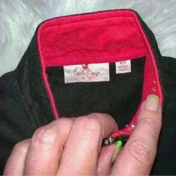 Quacker Factory Knit Multi Crystal Accent Vest Black & Red XXS - Picture 9 of 10